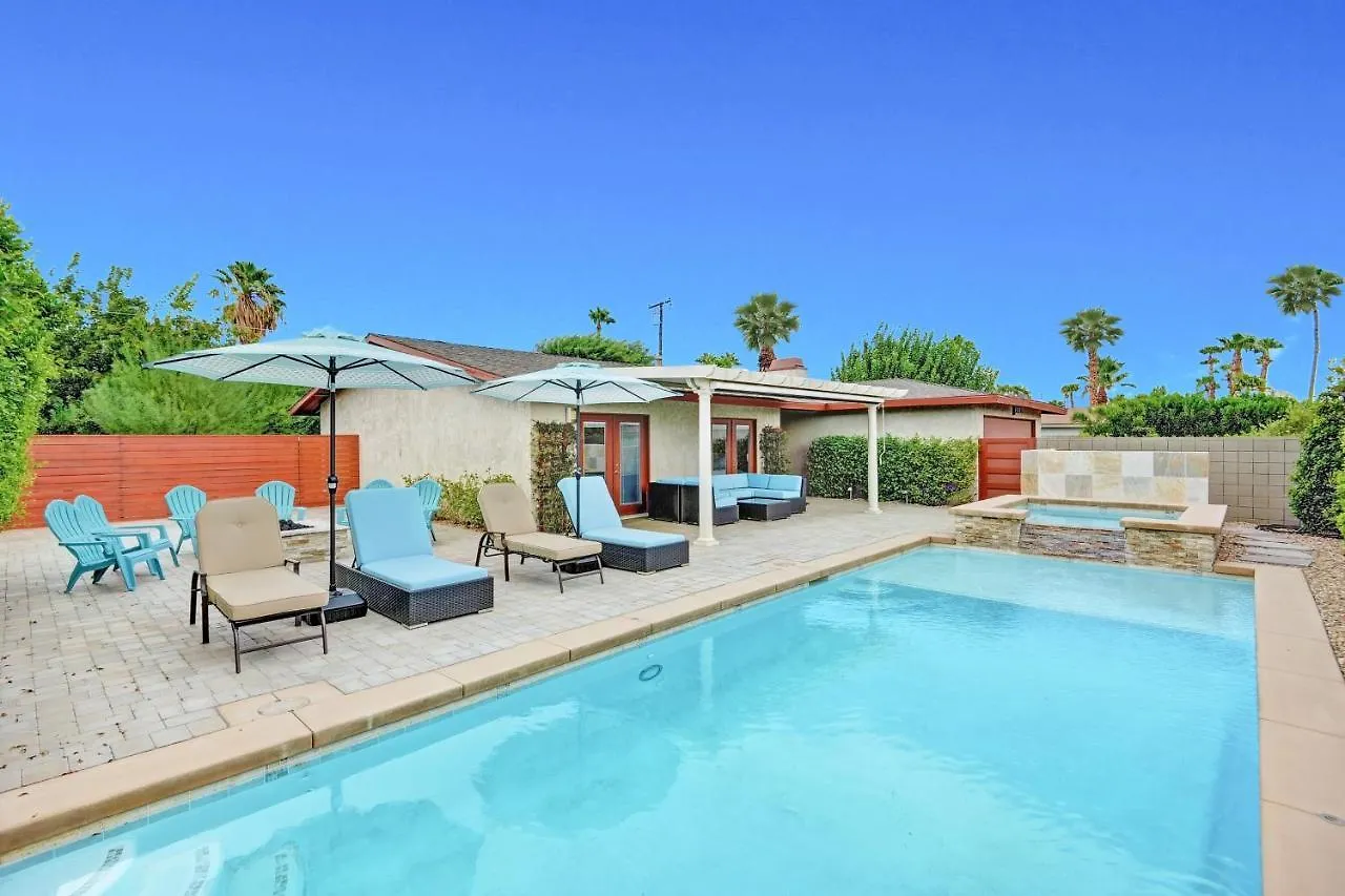 East Bellamy Escape Permit# 3804 Villa Palm Springs Holiday home